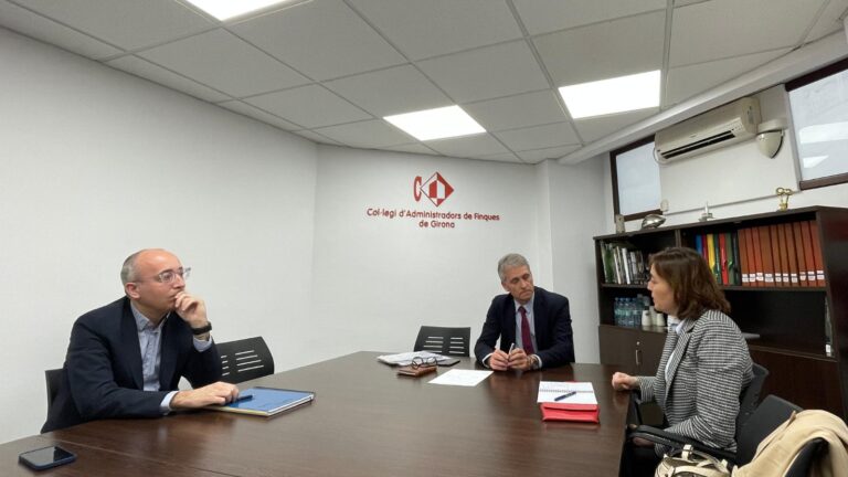 Sílvia Paneque escolta les nostres preocupacions i es compromet a donar-hi  resposta, especialment en matèria de lloguer d’habitatge i mesures respecte les restriccions de la sequera a les Comunitats de Propietaris