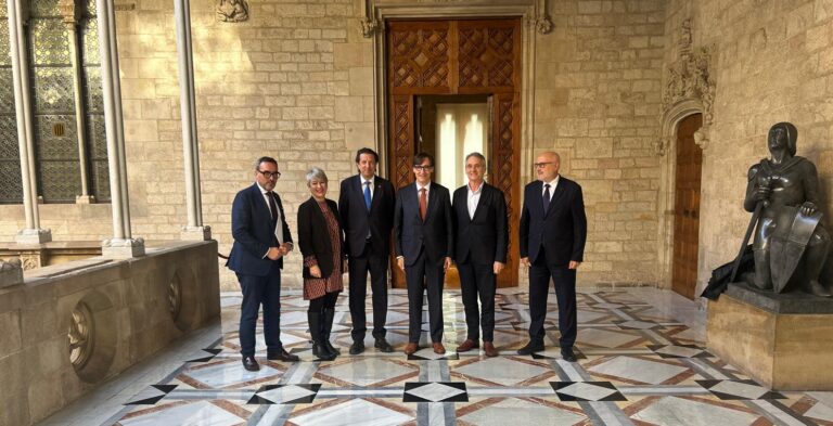 Ens reunim amb el President de la Generalitat Salvador Illa, amb qui tractem temes d’importància pel sector de l’AAFF