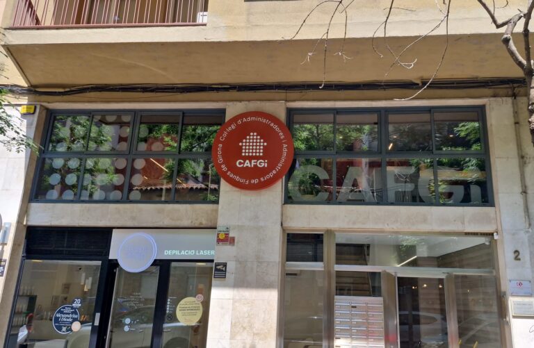 Renovem la imatge de la façana del CAFGi 