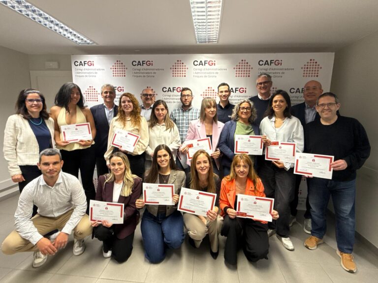 Formem 17 noves Oficiales i Oficials Habilitats especialitzats en comunitats de propietaris i les acreditem per millorar la seva pràctica professional